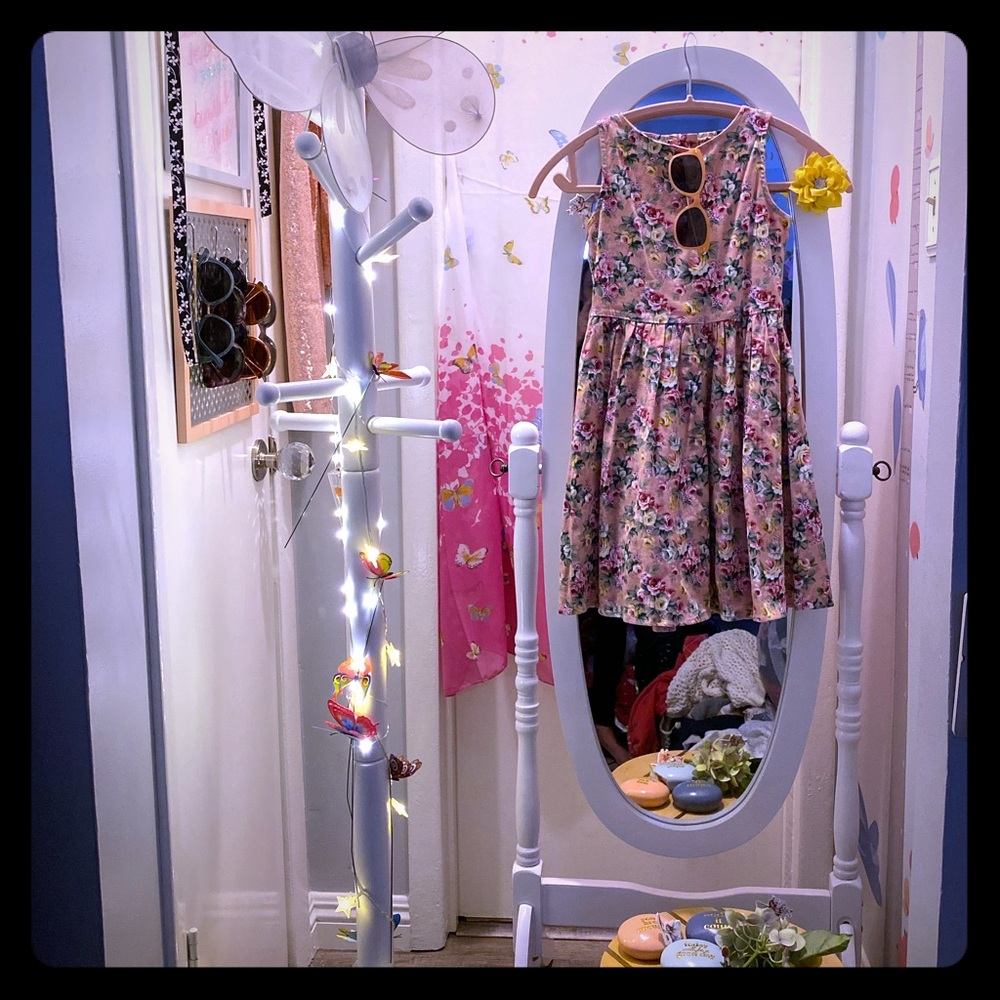 Mini Lindy mauve with floral rose pattern gown